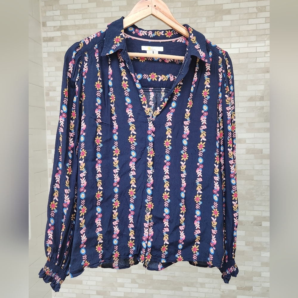 Women's Navy Floral Button-Front Blouse - Picture 7 of 7